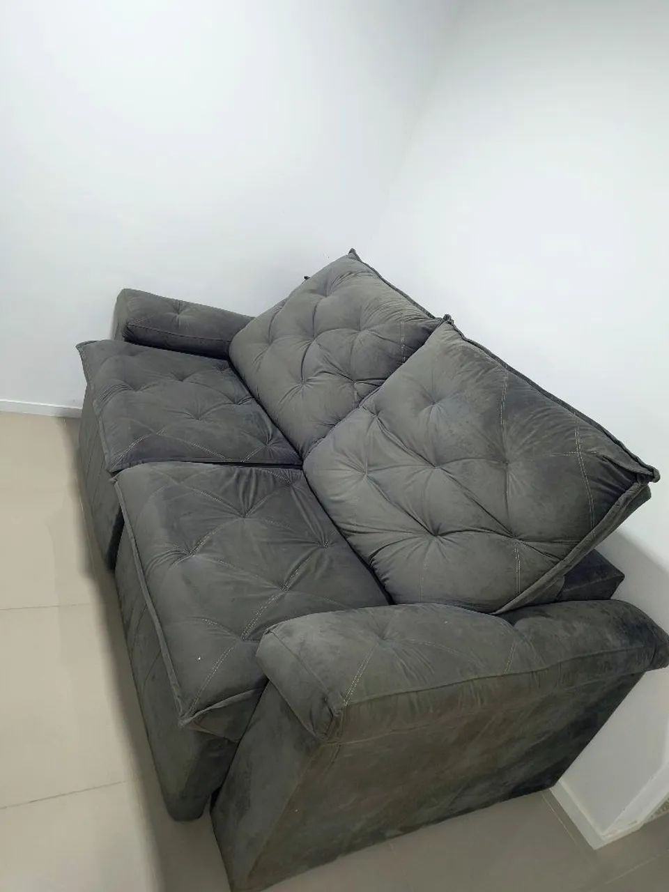Sofá Retrátil e Reclinável 2,20m Cinza Chumbo Ótimo Estado