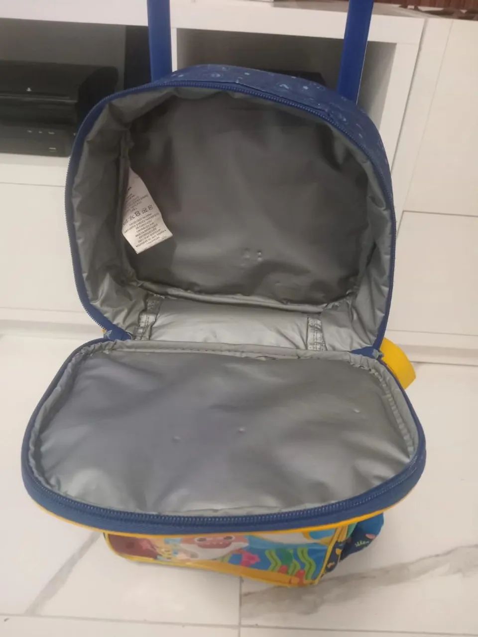 Mochila de rodinhas com Lancheira<br>R$ 50,00 - Foto 2