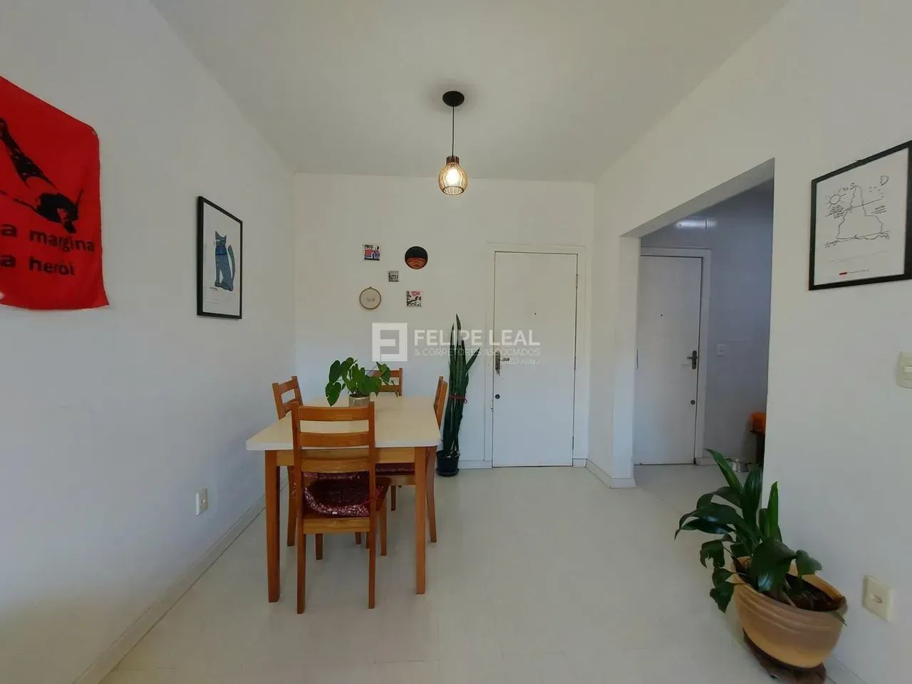 APARTAMENTO COM 02 DORMITÓRIOS, SEMI MOBILIADO NO CAPOEIRAS  FLORIANÓPOLIS - Foto 5