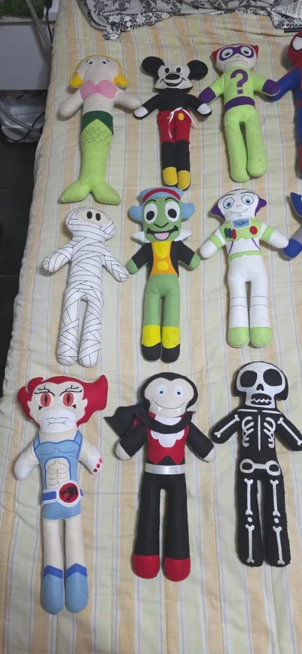 Conjunto de 21 bonecos de personagens - Foto 5