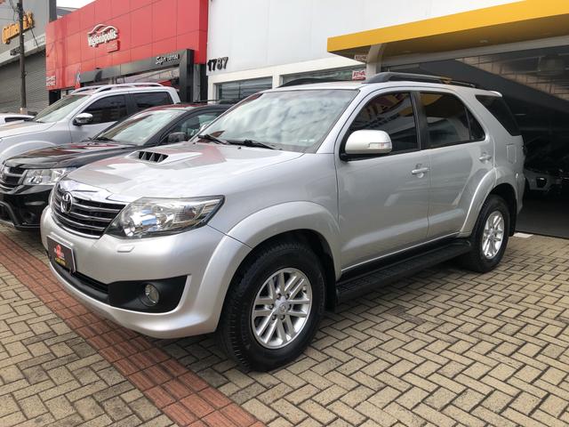 Toyota Hilux Sw4 3.0 Disesl Aut. 4x4 - Foto 3