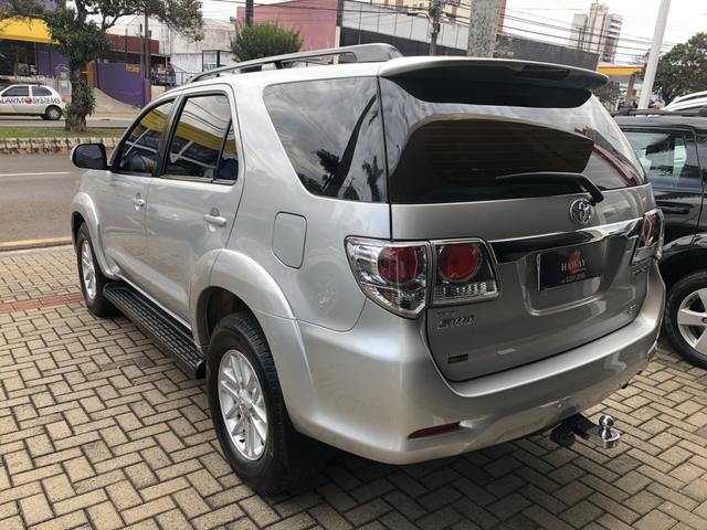 Toyota Hilux Sw4 3.0 Disesl Aut. 4x4 - Foto 4