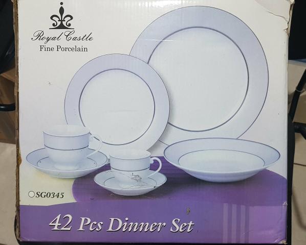 Jogo de Jantar Royal Castle Porcelana