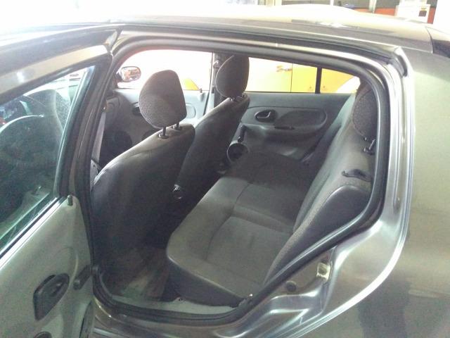 Clio Sedan Authent. 1.0 - 2007 - Foto 7
