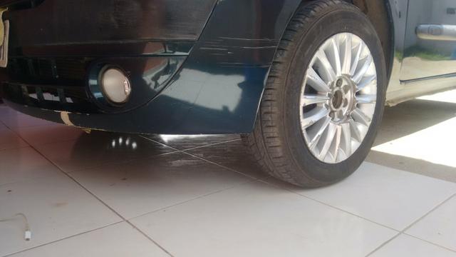 Clio - Foto 3