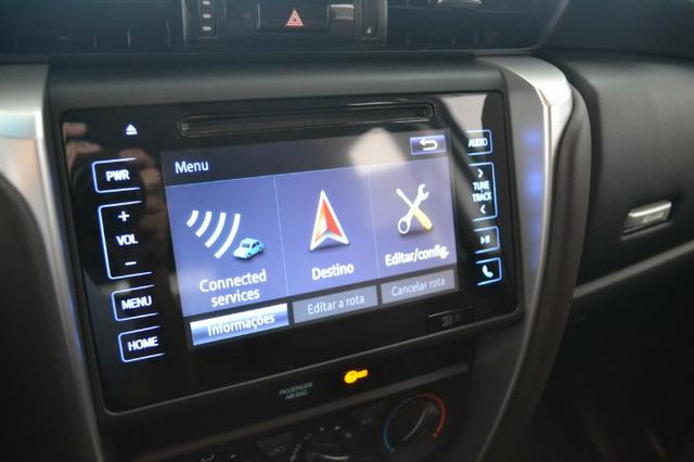 Hilux SW4 SR 2.7 4X2 Flex AUT - 2017 - Foto 11