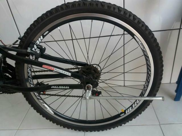 Barbada! bicicleta semi nova aro 26!!! - Foto 5