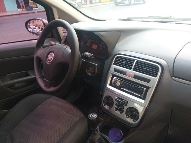 Fiat Punto 1.4 Attractive 2011 Completo - Foto 11