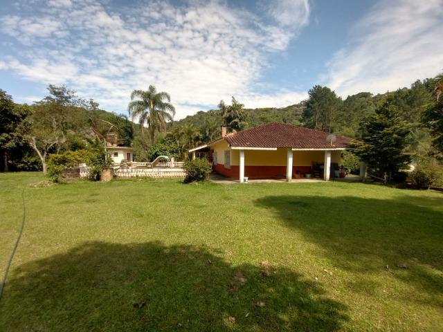 Sitio com 20.000 m²,bela casa,imenso lago e espaço para criações - Foto 9