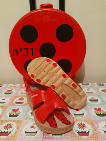 sandalia ladybug com maleta