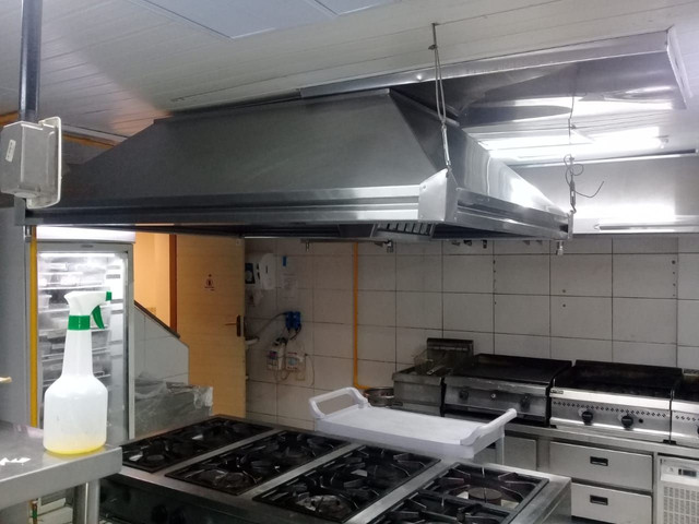 Coifa de  inox mesa de inox coifa ,Pia , estantes 
