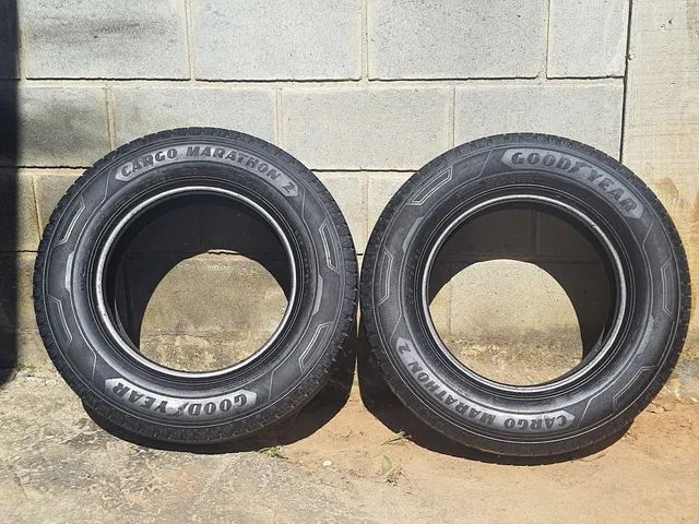 Par de pneus 205/75 R 16 C Goodyear c/ 60% de borracha 
