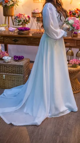 Vestido de Noiva Princesa com Aplique em Renda Manga Longa Vestido de  Casamento Rodado (52)