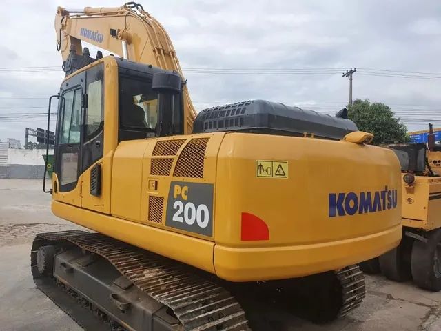 ESCAVADEIRA KOMATSU PC 200 - Máquinas pesadas para construção