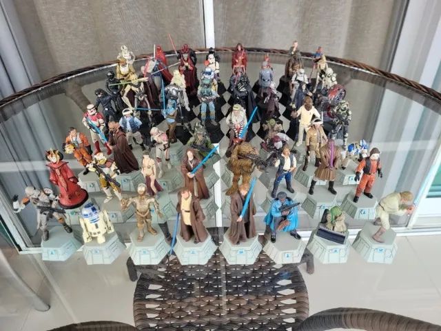 Xadrez Star Wars Coleção Completa 64 Pçs Com Tabuleiro