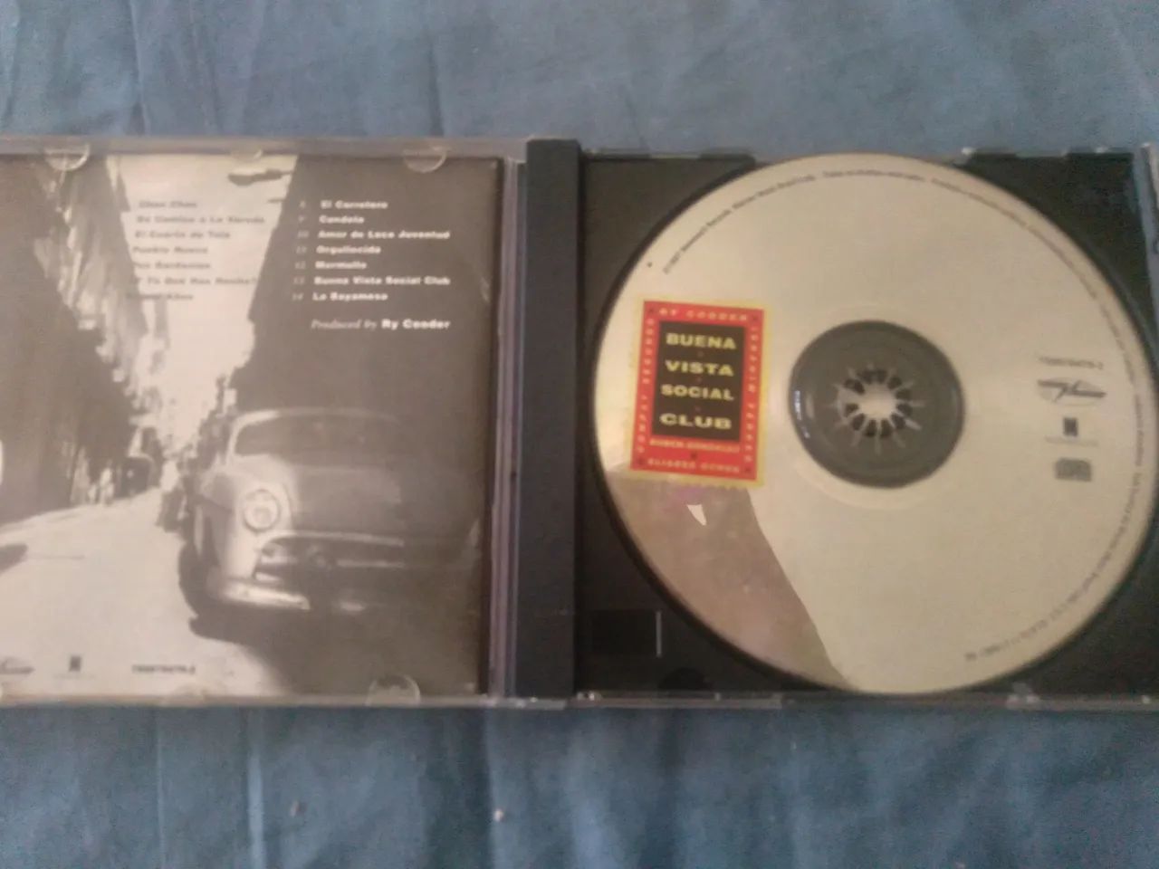 Dupla de CDs de músicas cubanas