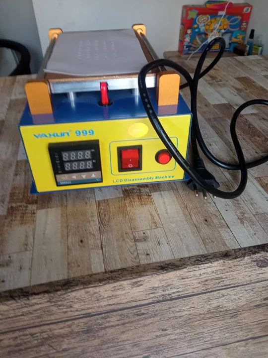 Máquina para Desmontar Telas de Celular