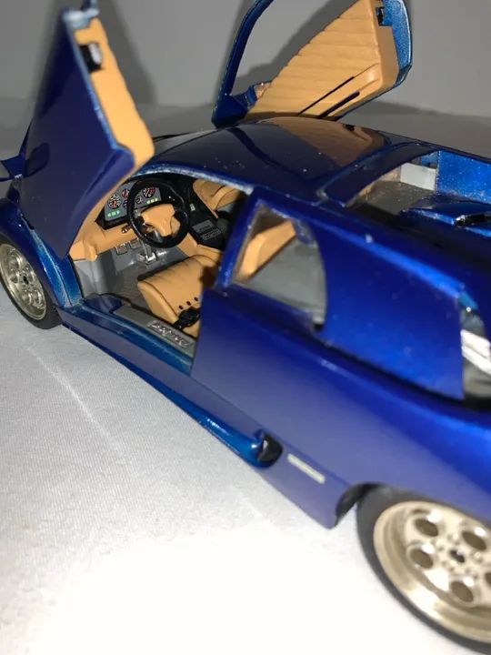 Lamborghini Diablo 1/18 Escala azul Bburago Mare In Italy Ler Descrição  - Foto 5