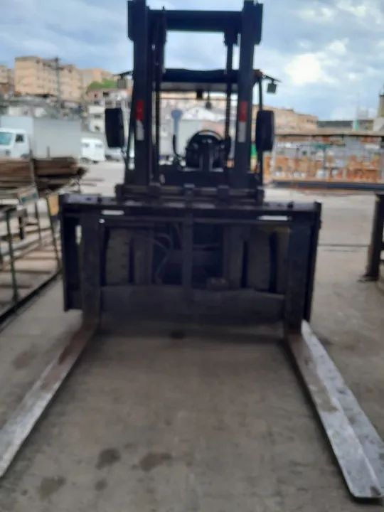 Empilhadeira 7 ton clark 2012 - Foto 3