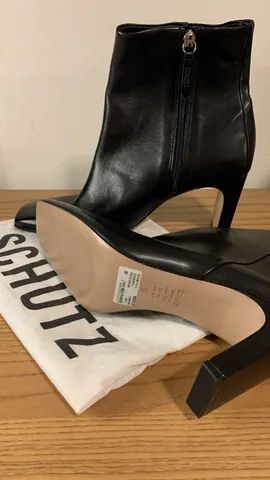 Vendo Bota Schutz NOVA 38 PREÇO BAIXOU - Foto 3
