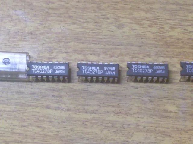 Circuito integrado CI 4027 Toshiba - Foto 2