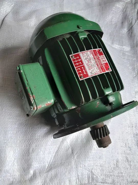 Motor WEG trifásico 1 CV 1140 RPM 220/380V - Foto 4