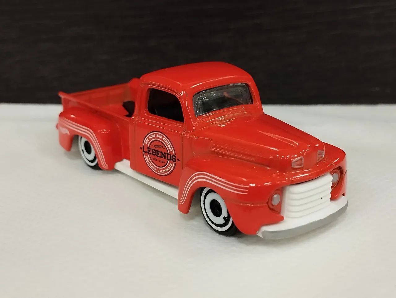 Miniatura Ford 1949 Hot Wheels Legends