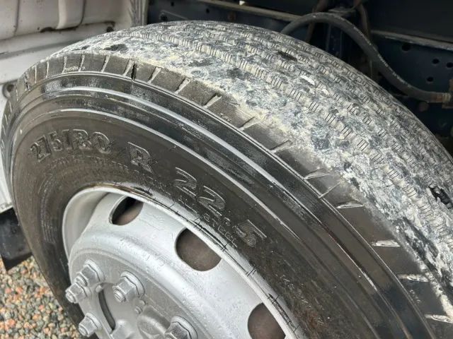 Mercedes Benz 2425 6x2 com tanque - Foto 8