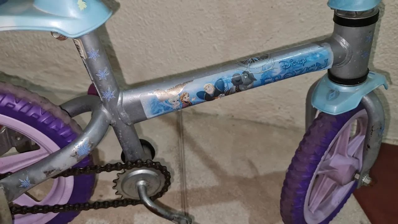 Bicicleta infantil frozen aro 12  - Foto 2