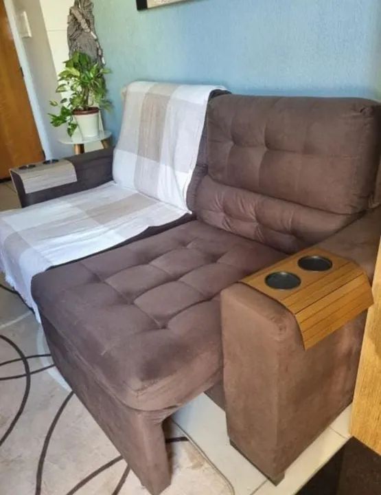 Sofá Retrátil de 3 Lugares Conforto e Estilo! Sofás e Poltronas