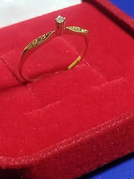 Solitário Debutante Namoro Noivado Anel 15 Anos  Brilhantes 1 mm Peso 0.90 Grama