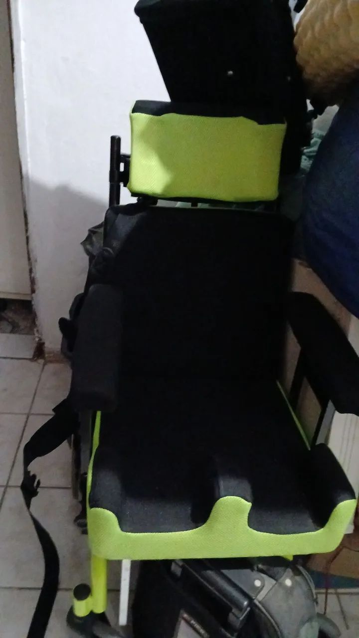 Cadeira de rodas - Foto 3