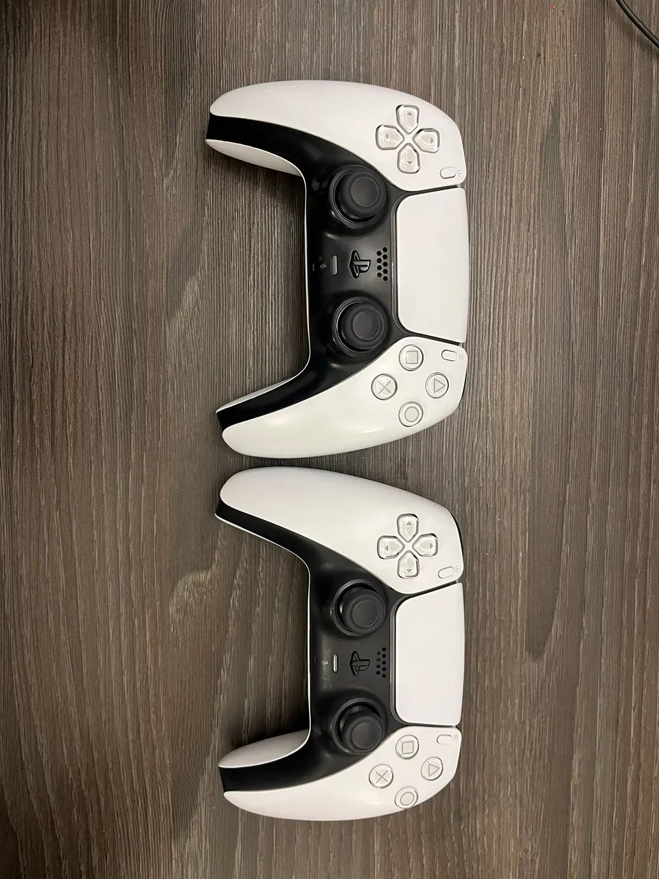 Ps5 com dois controles, 5 jogos FC 25, 2K25, UFC 5, GTA V, SPIDER MAN 2 - Foto 6