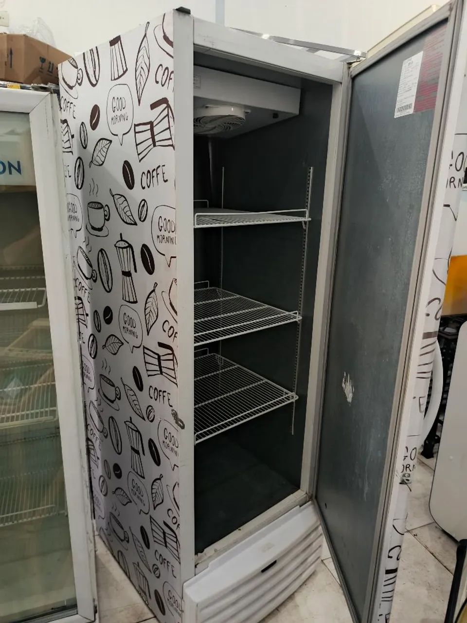 Cervejeira gelopar 570 litros 220v cabe 9 caixas de cerveja ótimo estado na garantia - Foto 2