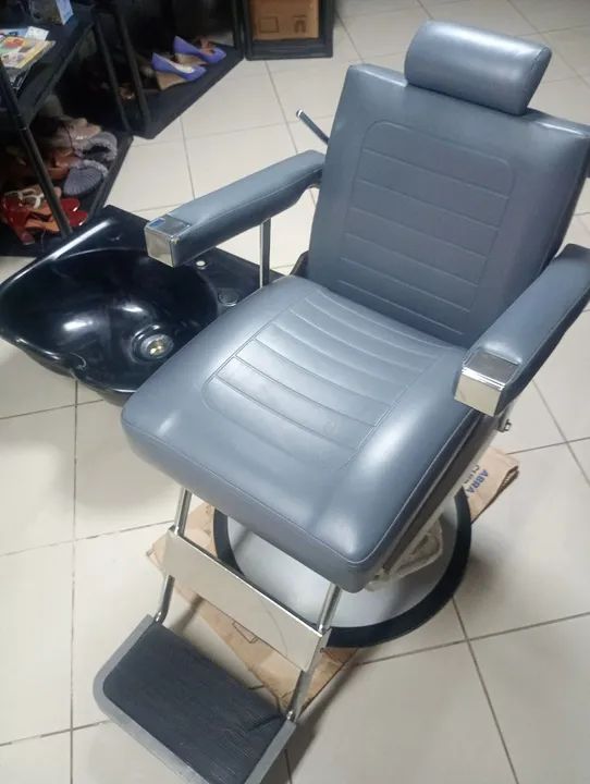 Cadeira de BarbeiroTakara Belmont (couro)