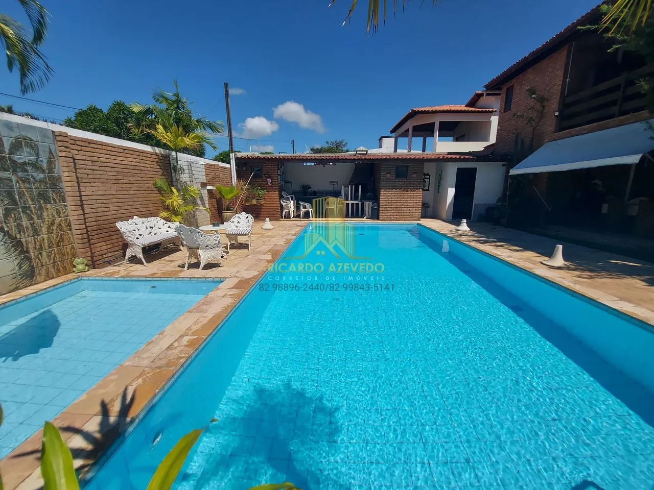 Casa na Barra Nova, ampla área de lazer, 04 suítes e 08 vagas