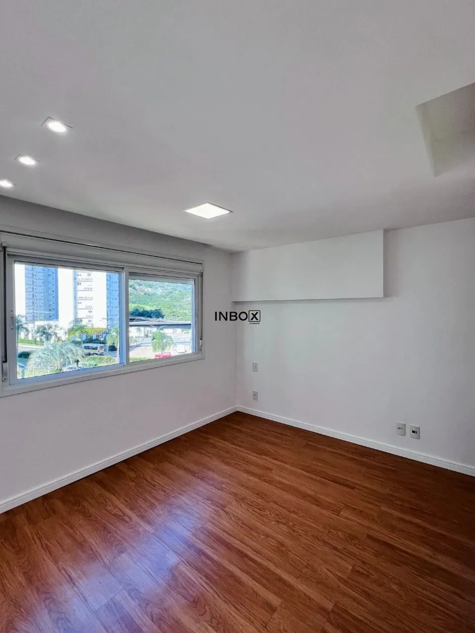 APTO 03 quartos (01 suíte) REFORMADO com 80,00m² no bairro Jardim Carvalho em Porto Alegre