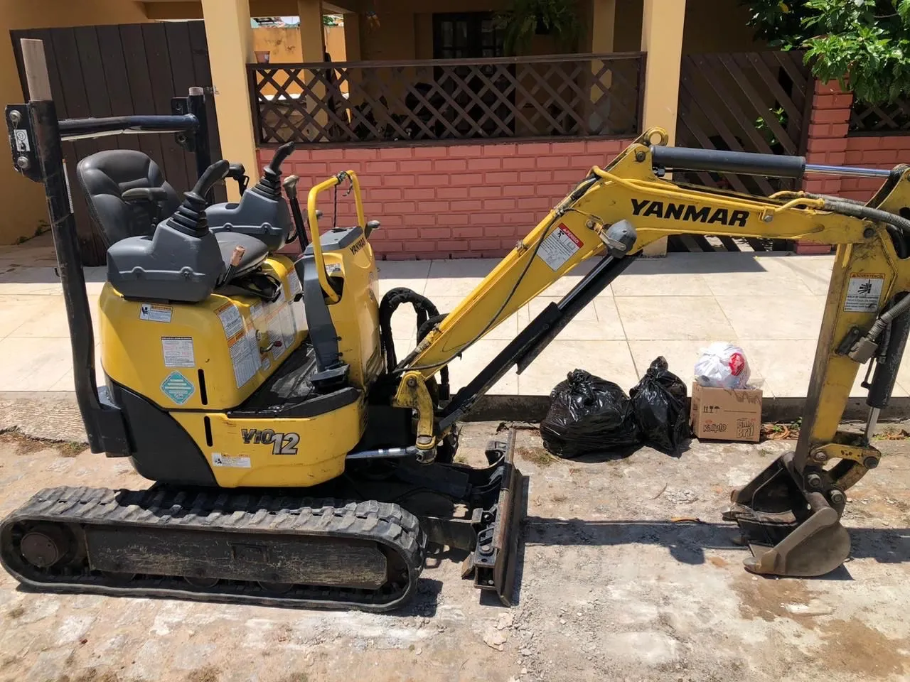 Mini escavadeira Yanmar ViO12