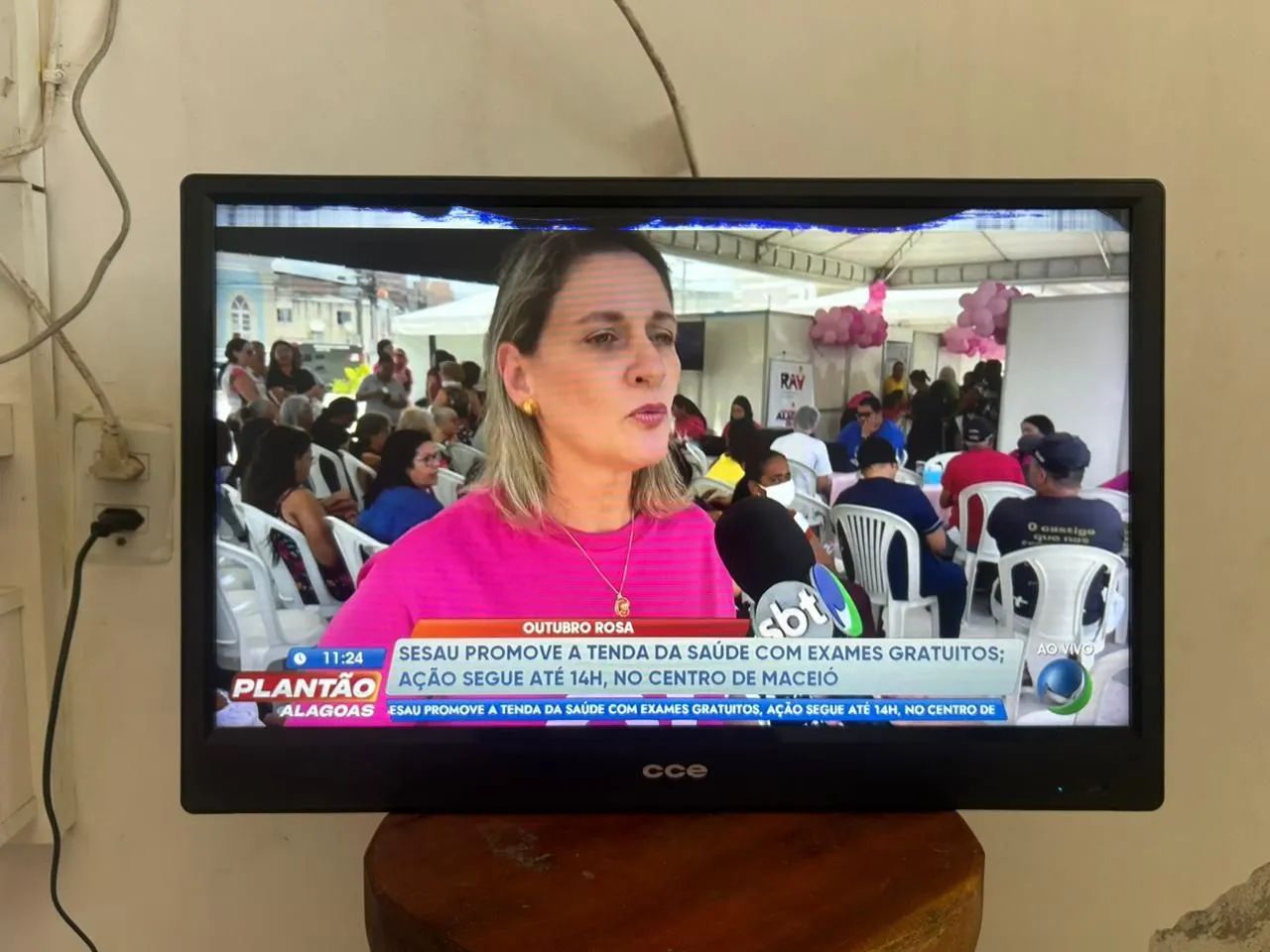 Cheap TV to sell quickly $200 for you to come pick up, taking everything from the TV without defect64289868333441123