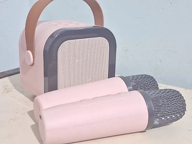 Caixinha de Som Colorida Karaokê K12 A+ Rosa | 2 Microfones | 6W | Bluetooth | Recarga USB - Foto 5