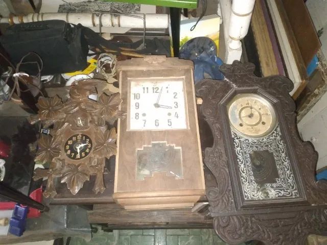 Lote com 3 relógios antigos, para restaurar...