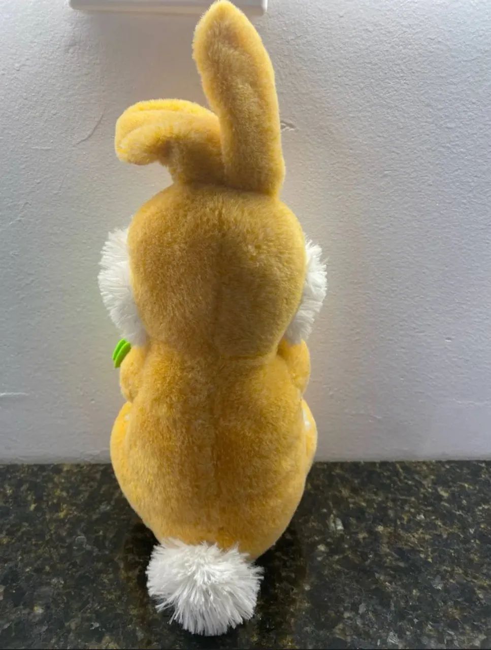 Coelhinho de pelúcia com cenoura - Foto 3