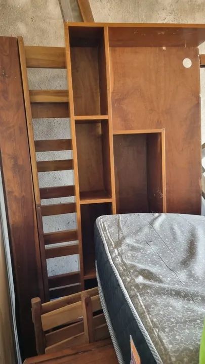 Triliche de Madeira Maciça Antiga - Com Colchão, Estante, Baú e Mesa - Foto 2