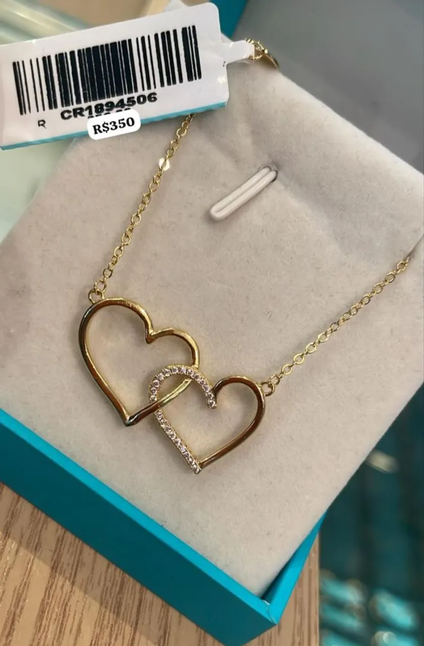 Colar Corações Dourado com Detalhes em Zircônia
