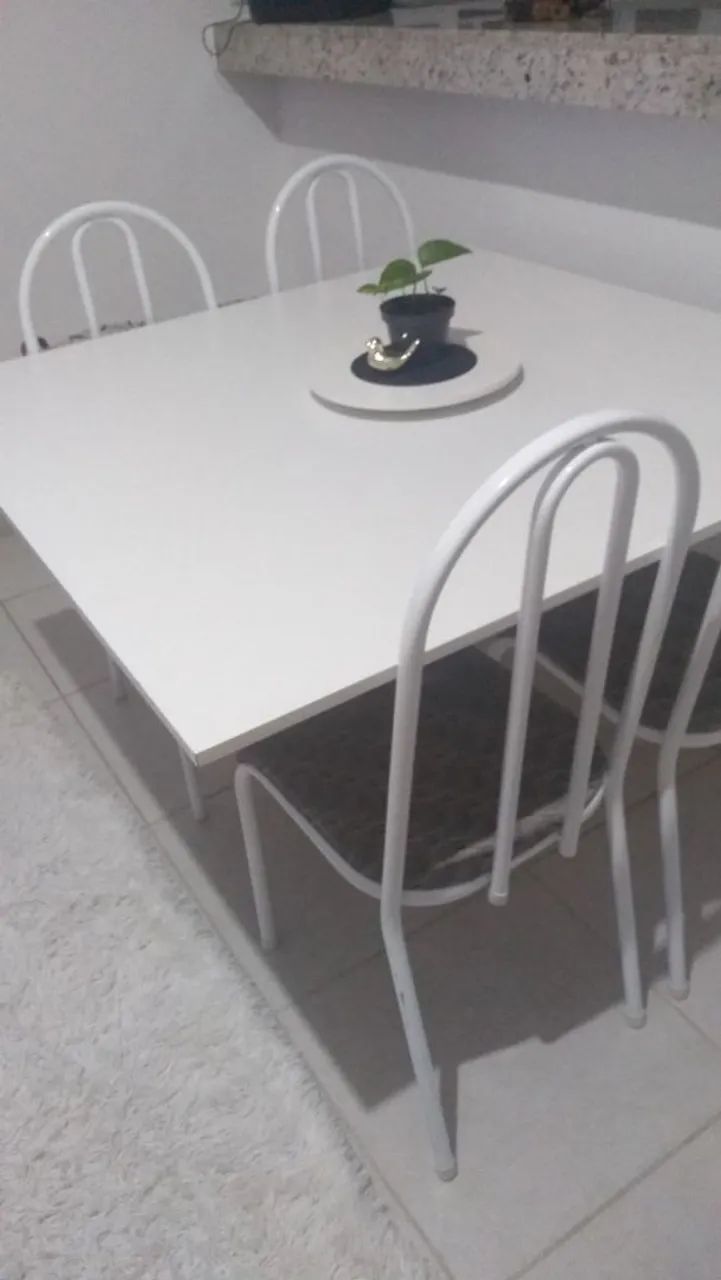 Mesa de Jantar Branca 4 Cadeiras