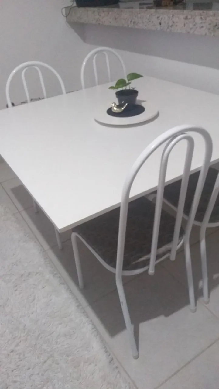 Mesa de Jantar Branca 4 Cadeiras