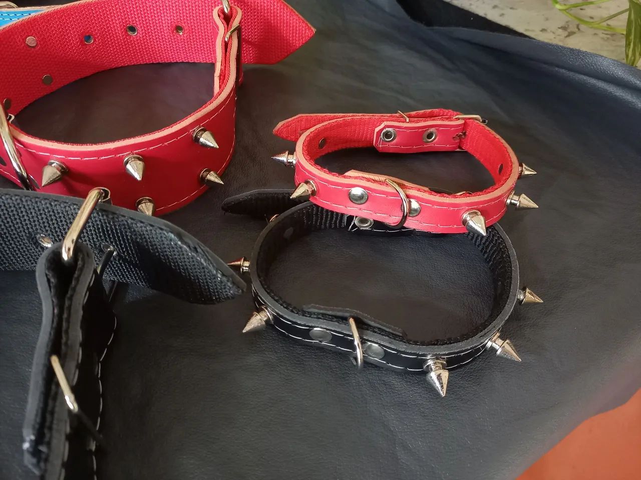 Coleira de Couro com Espinhos para Cães - Foto 6
