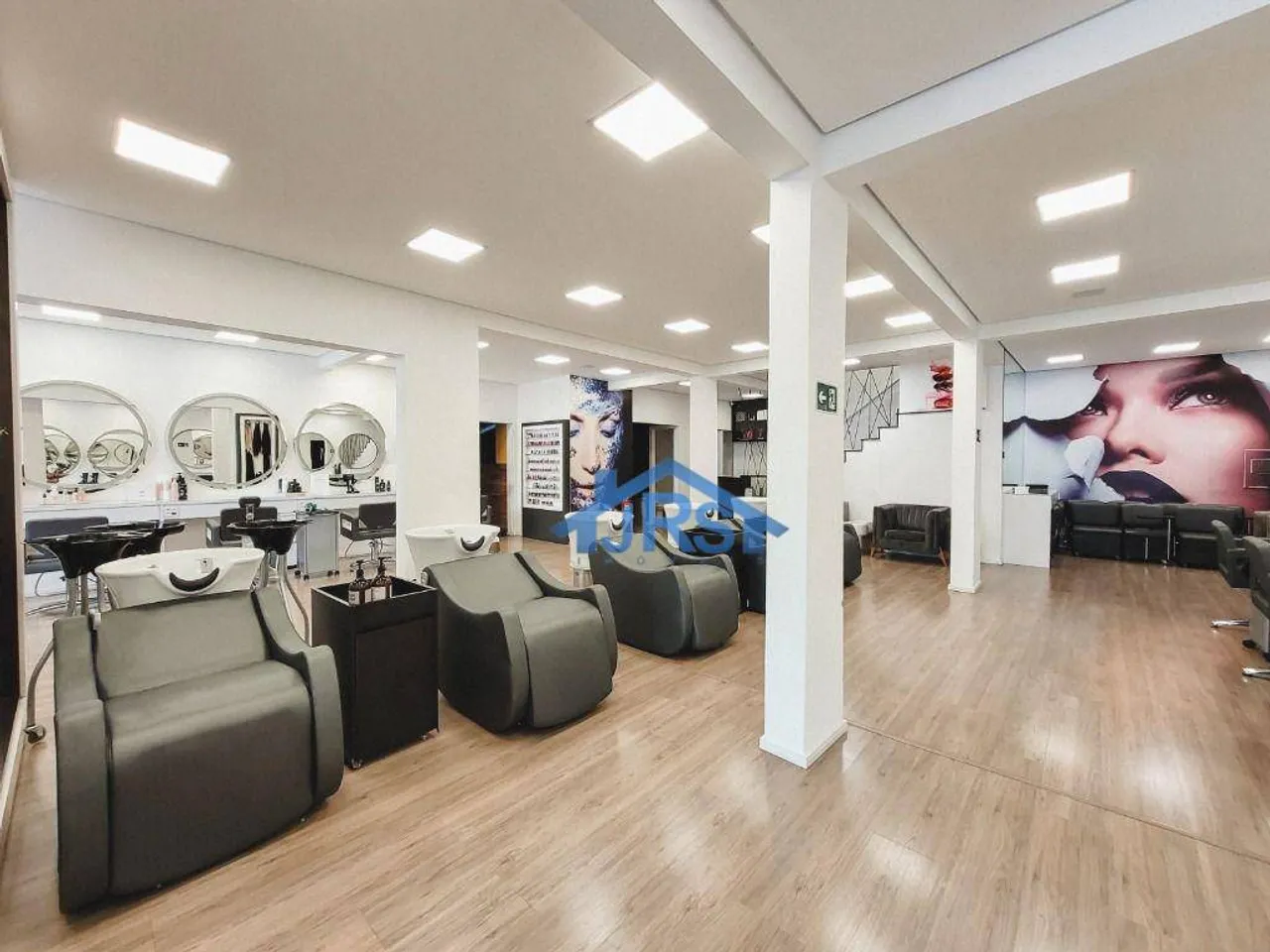 Prédio de 800 m² - Alphaville Empresarial - Barueri/SP