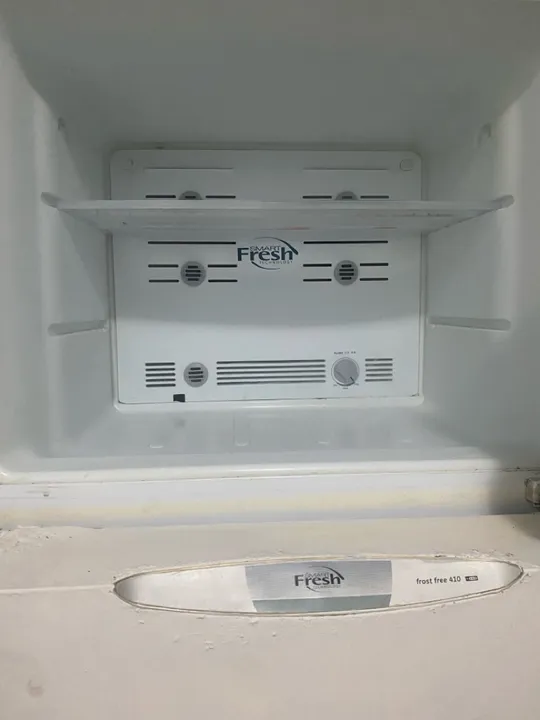Geladeira Frost Free | Leiam o anúncio