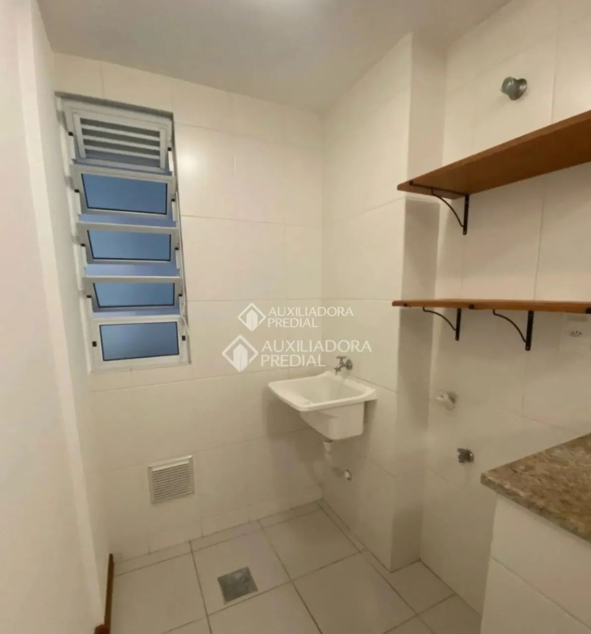 Apartamento de 2 dormitorios, localizado no bairro costeira do pirajubae - Foto 6